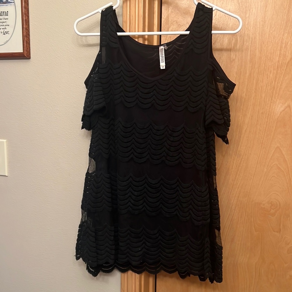*$5 items, 5 for $15* monoreno cold shoulder shirt